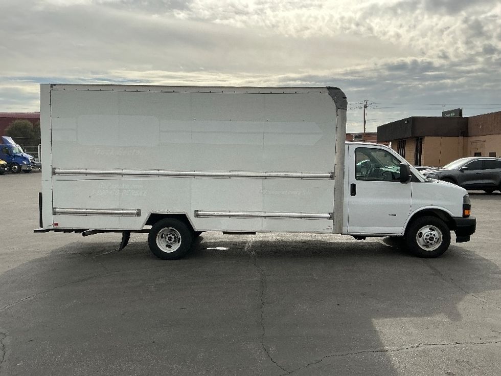 Light Duty Box Truck-Light and Medium Duty Trucks-GMC-2021-Savana G33903-Las Vegas-NV-113,674\n\t\tmiles-$ 29,500 - Image 15