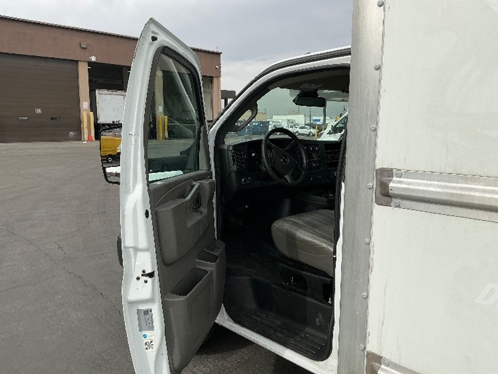 Light Duty Box Truck-Light and Medium Duty Trucks-GMC-2021-Savana G33903-Las Vegas-NV-113,674\n\t\tmiles-$ 29,500 - Image 16