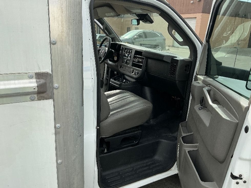Light Duty Box Truck-Light and Medium Duty Trucks-GMC-2021-Savana G33903-Las Vegas-NV-113,674\n\t\tmiles-$ 29,500 - Image 20