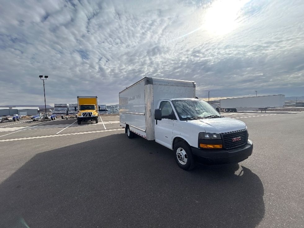 Light Duty Box Truck-Light and Medium Duty Trucks-GMC-2021-Savana G33903-Las Vegas-NV-116,068\n\t\tmiles-$ 29,000 - Image 1
