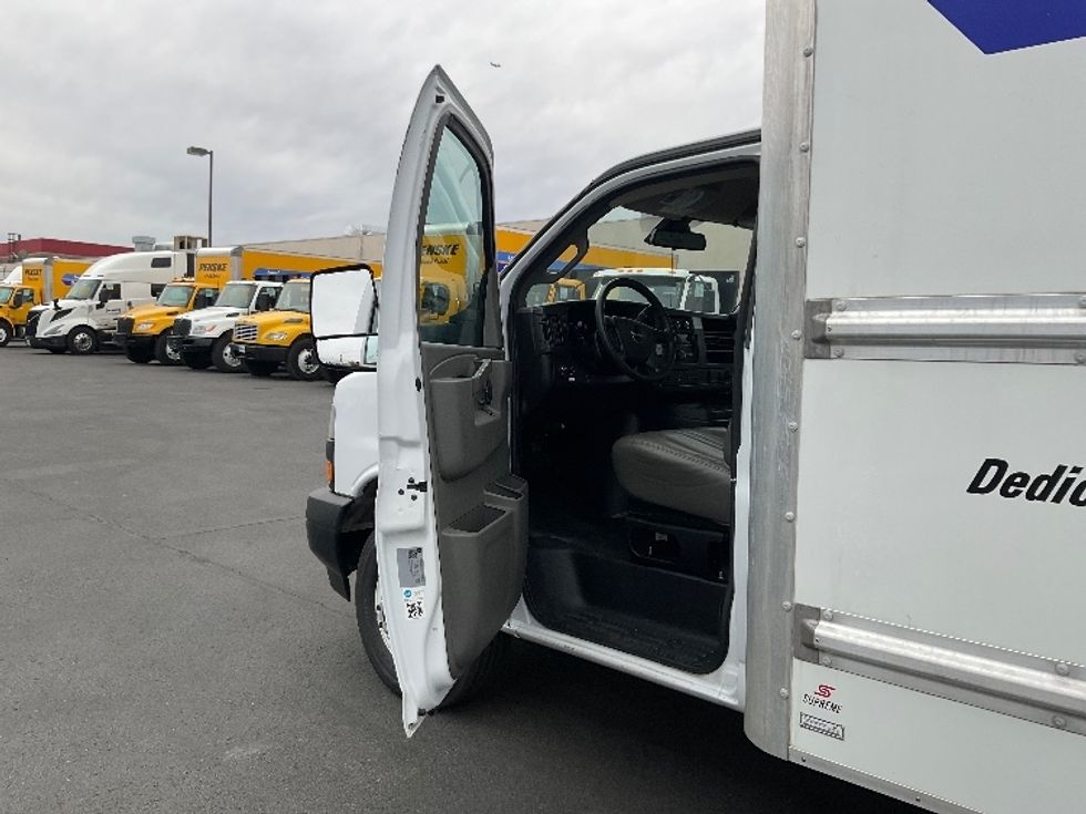 Light Duty Box Truck-Light and Medium Duty Trucks-GMC-2021-Savana G33903-Las Vegas-NV-117,724\n\t\tmiles-$ 29,000 - Image 15