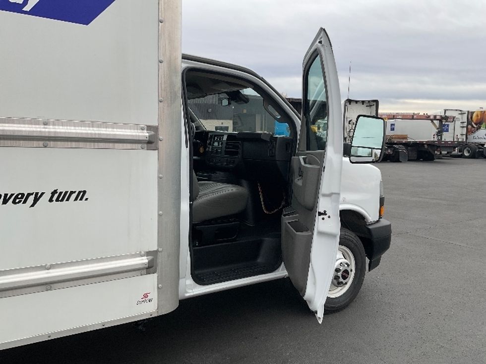 Light Duty Box Truck-Light and Medium Duty Trucks-GMC-2021-Savana G33903-Las Vegas-NV-117,724\n\t\tmiles-$ 29,000 - Image 19
