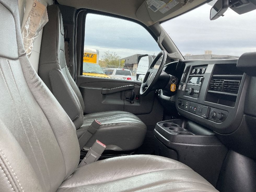 Light Duty Box Truck-Light and Medium Duty Trucks-GMC-2021-Savana G33903-Las Vegas-NV-117,724\n\t\tmiles-$ 29,000 - Image 21