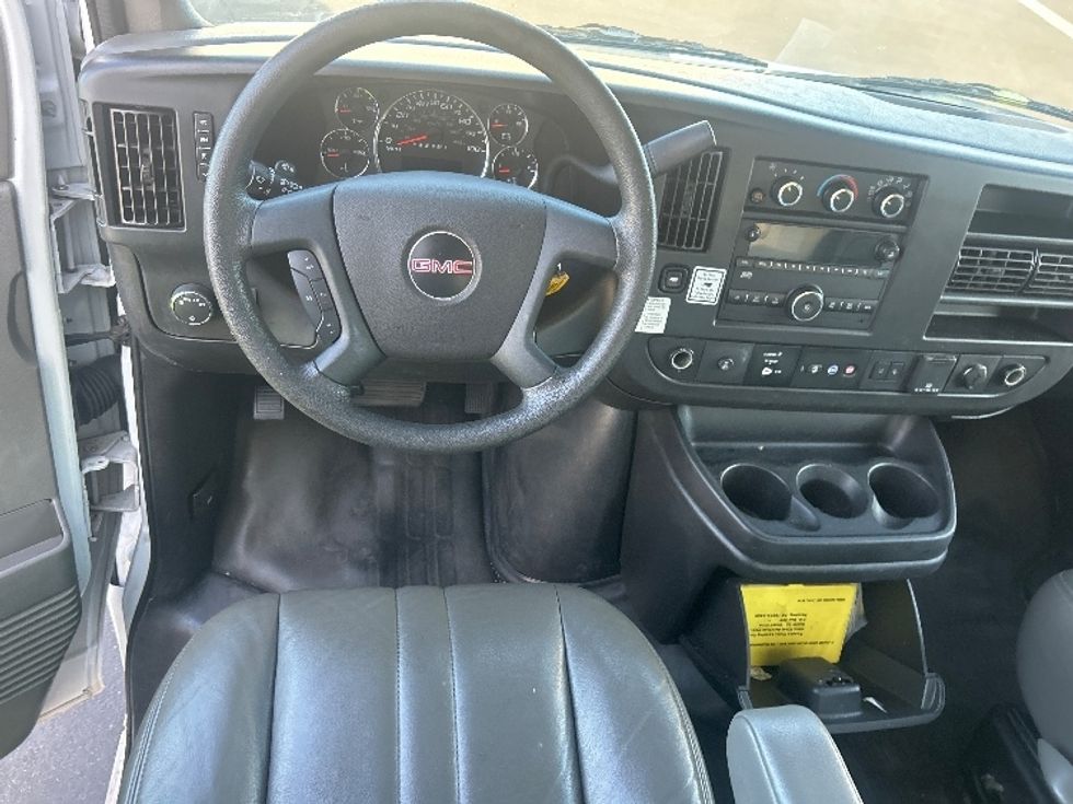 Light Duty Box Truck-Light and Medium Duty Trucks-GMC-2021-Savana G33903-Las Vegas-NV-63,169\n\t\tmiles-$ 35,000 - Image 18