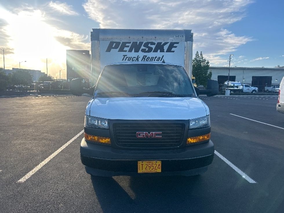 Light Duty Box Truck-Light and Medium Duty Trucks-GMC-2021-Savana G33903-Las Vegas-NV-63,169\n\t\tmiles-$ 35,000 - Image 2