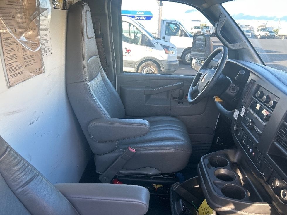 Light Duty Box Truck-Light and Medium Duty Trucks-GMC-2021-Savana G33903-Las Vegas-NV-63,169\n\t\tmiles-$ 35,000 - Image 22