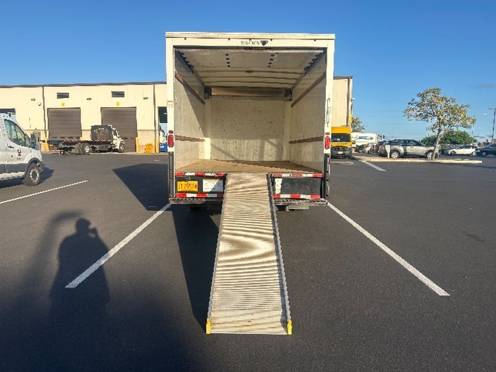 Light Duty Box Truck-Light and Medium Duty Trucks-GMC-2021-Savana G33903-Las Vegas-NV-63,169\n\t\tmiles-$ 35,000 - Image 9