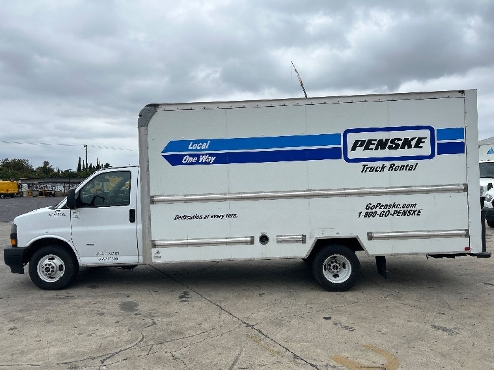 Light Duty Box Truck-Light and Medium Duty Trucks-GMC-2021-Savana G33903-Las Vegas-NV-65,875\n\t\tmiles-$ 35,000 - Image 4