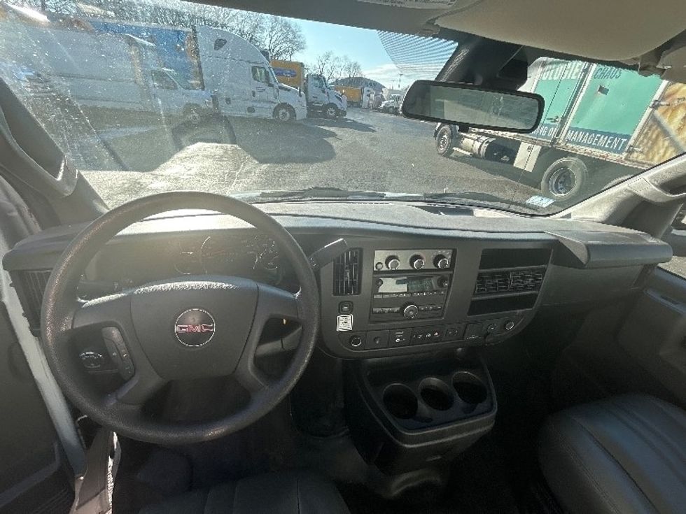 Light Duty Box Truck-Light and Medium Duty Trucks-GMC-2021-Savana G33903-Lawrence-MA-87,283\n\t\tmiles-$ 29,000 - Image 18