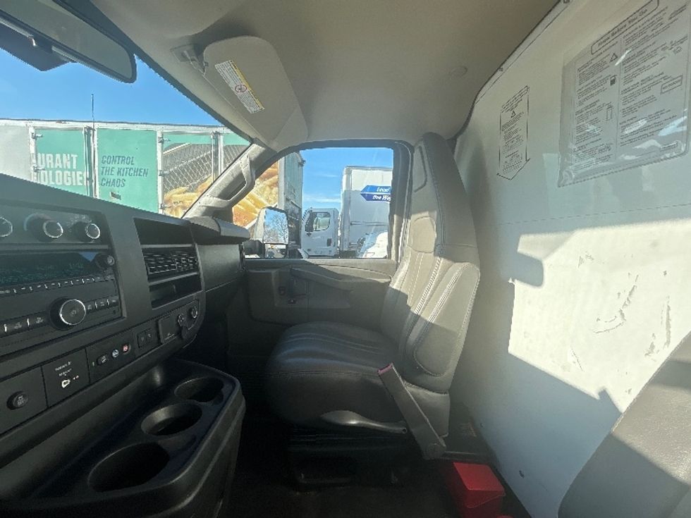 Light Duty Box Truck-Light and Medium Duty Trucks-GMC-2021-Savana G33903-Lawrence-MA-87,283\n\t\tmiles-$ 29,000 - Image 19