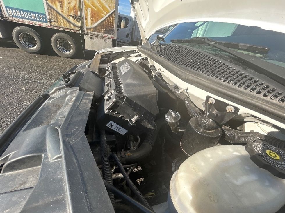 Light Duty Box Truck-Light and Medium Duty Trucks-GMC-2021-Savana G33903-Lawrence-MA-87,283\n\t\tmiles-$ 29,000 - Image 24