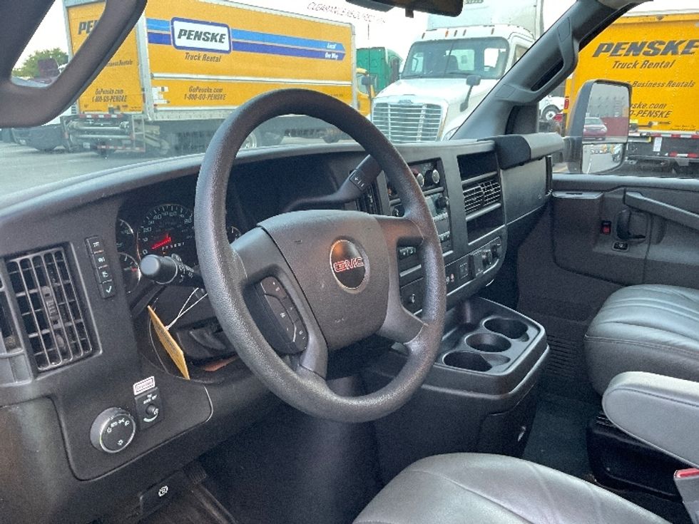 Light Duty Box Truck-Light and Medium Duty Trucks-GMC-2021-Savana G33903-Lexington-KY-64,772\n\t\tmiles-$ 28,250 - Image 17