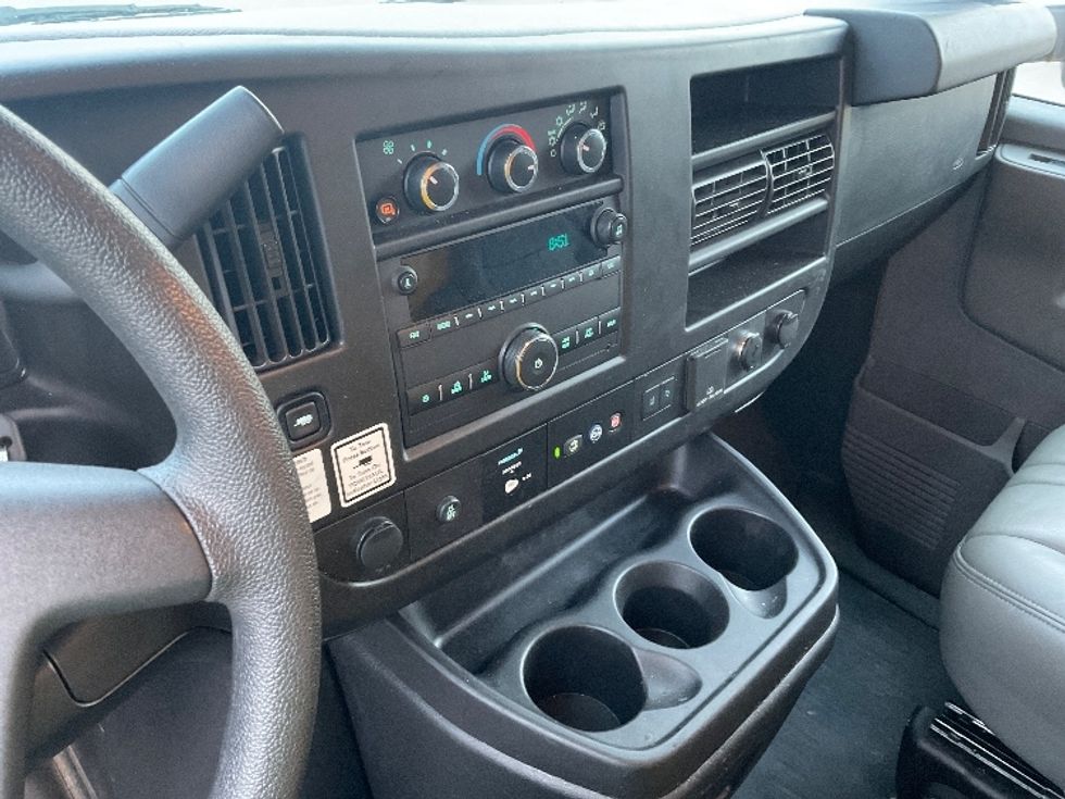 Light Duty Box Truck-Light and Medium Duty Trucks-GMC-2021-Savana G33903-Lexington-KY-64,772\n\t\tmiles-$ 28,250 - Image 18