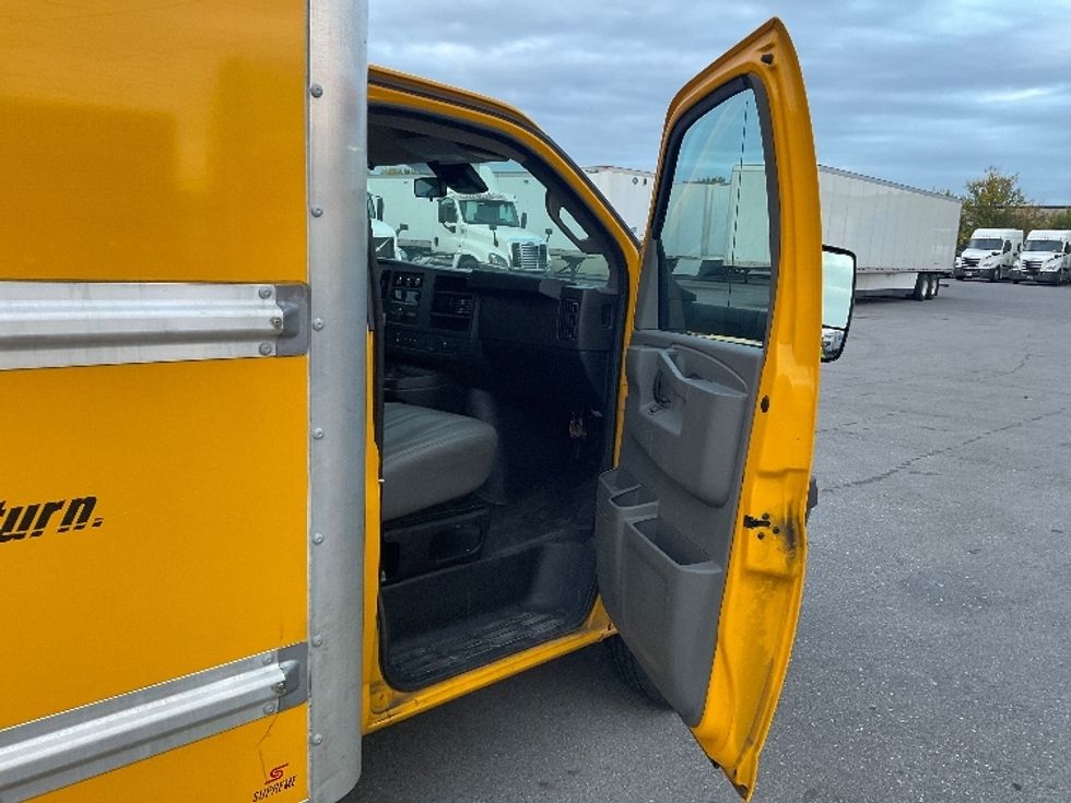 Light Duty Box Truck-Light and Medium Duty Trucks-GMC-2021-Savana G33903-Lexington-KY-64,772\n\t\tmiles-$ 28,250 - Image 20