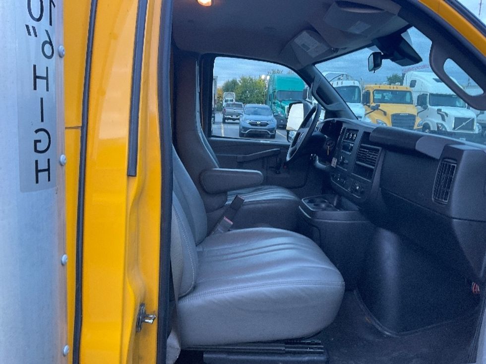 Light Duty Box Truck-Light and Medium Duty Trucks-GMC-2021-Savana G33903-Lexington-KY-64,772\n\t\tmiles-$ 28,250 - Image 22