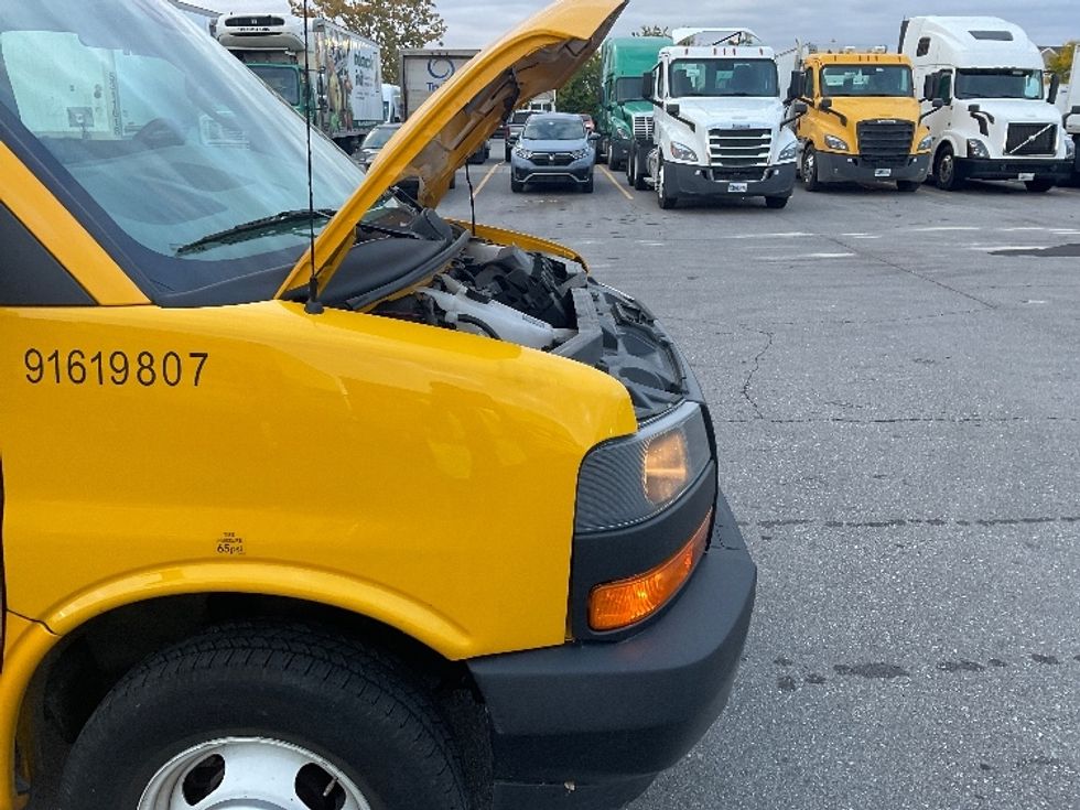 Light Duty Box Truck-Light and Medium Duty Trucks-GMC-2021-Savana G33903-Lexington-KY-64,772\n\t\tmiles-$ 28,250 - Image 23