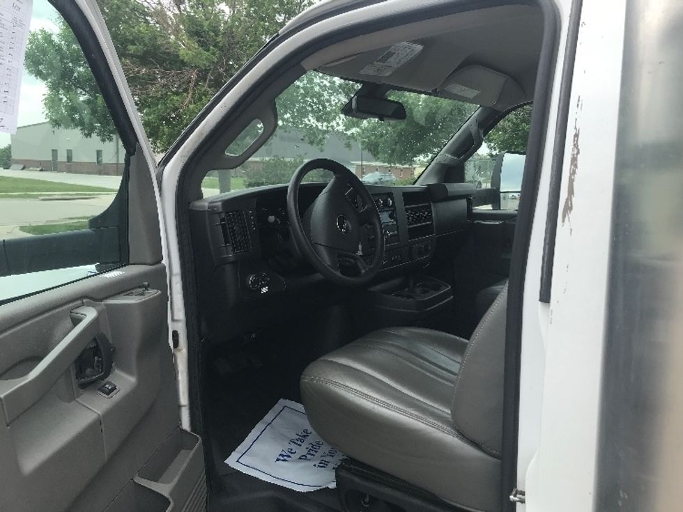 Light Duty Box Truck-Light and Medium Duty Trucks-GMC-2021-Savana G33903-Lincoln-NE-105,035\n\t\tmiles-$ 27,500 - Image 14