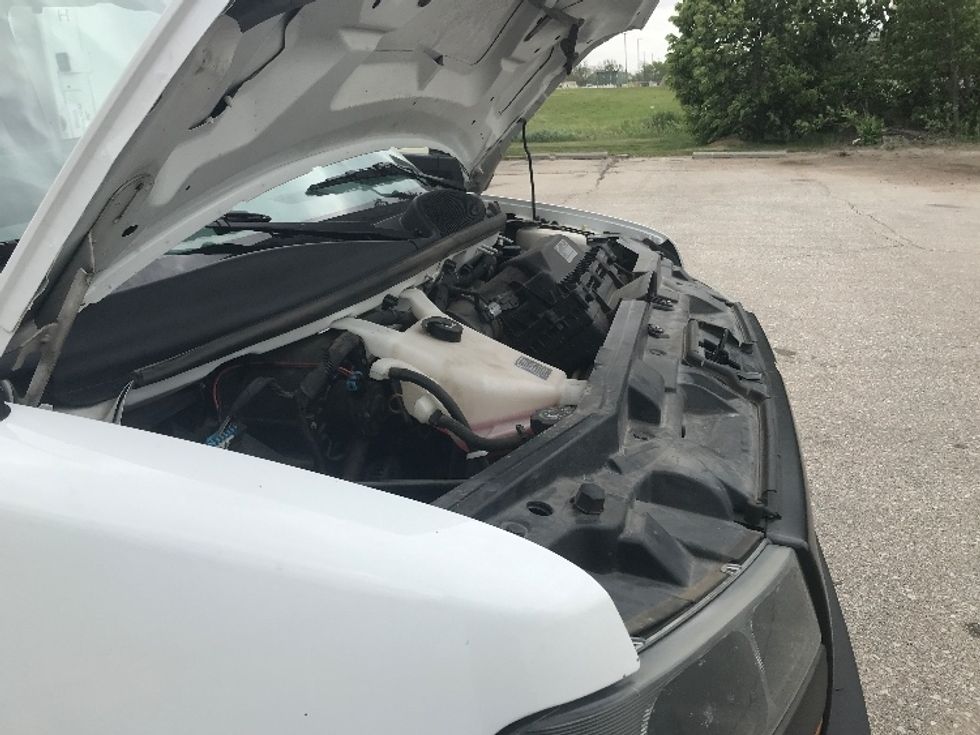 Light Duty Box Truck-Light and Medium Duty Trucks-GMC-2021-Savana G33903-Lincoln-NE-105,035\n\t\tmiles-$ 27,500 - Image 21