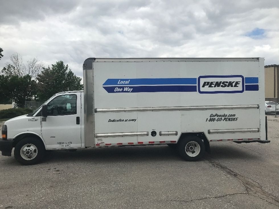 Light Duty Box Truck-Light and Medium Duty Trucks-GMC-2021-Savana G33903-Lincoln-NE-105,035\n\t\tmiles-$ 27,500 - Image 4