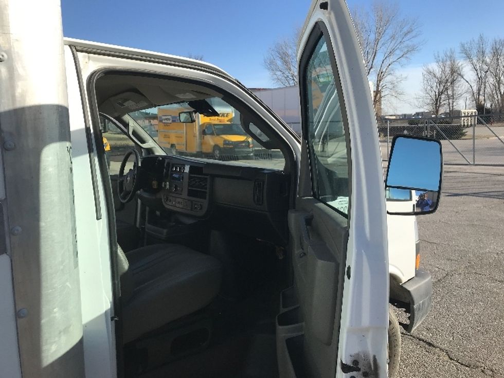 Light Duty Box Truck-Light and Medium Duty Trucks-GMC-2021-Savana G33903-Lincoln-NE-97,544\n\t\tmiles-$ 29,750 - Image 17