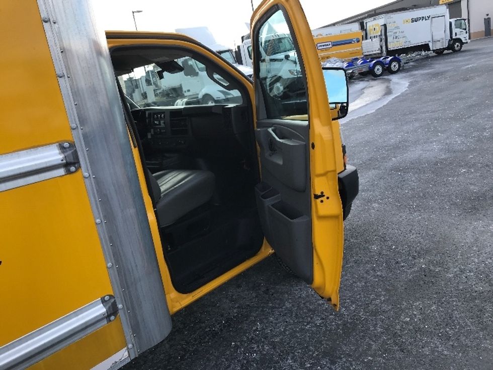 Light Duty Box Truck-Light and Medium Duty Trucks-GMC-2021-Savana G33903-Linden-NJ-102,140\n\t\tmiles-$ 25,500 - Image 20