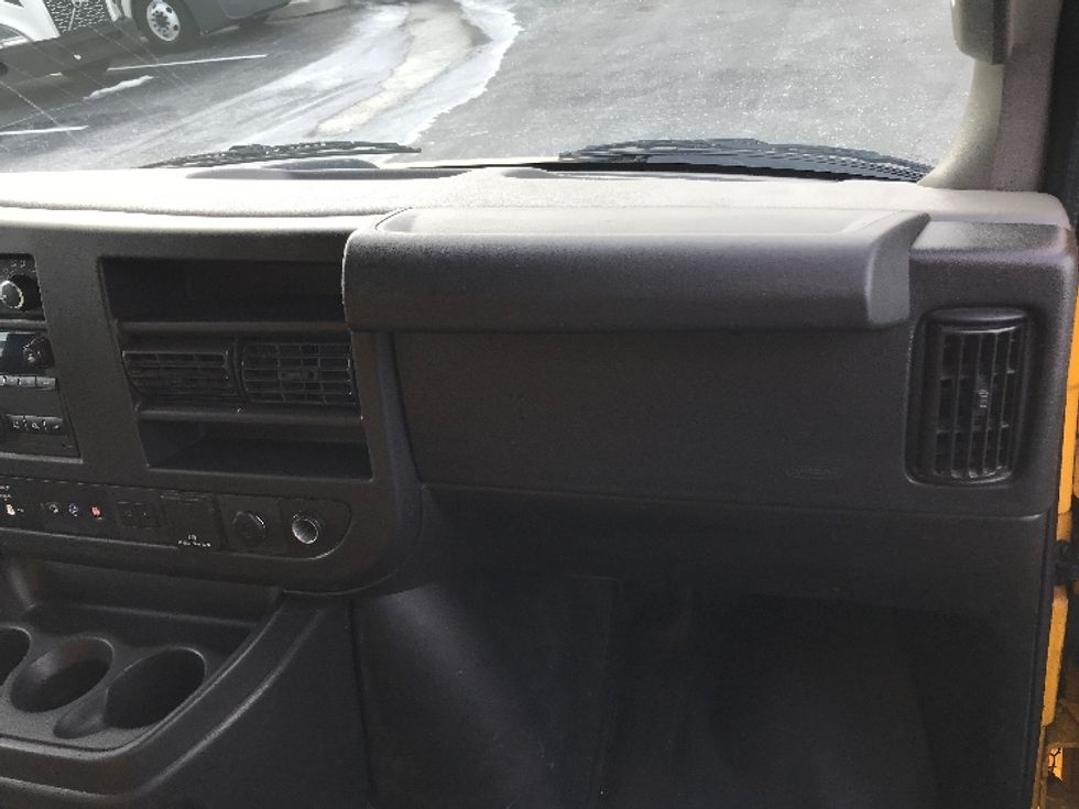 Light Duty Box Truck-Light and Medium Duty Trucks-GMC-2021-Savana G33903-Linden-NJ-102,140\n\t\tmiles-$ 25,500 - Image 21