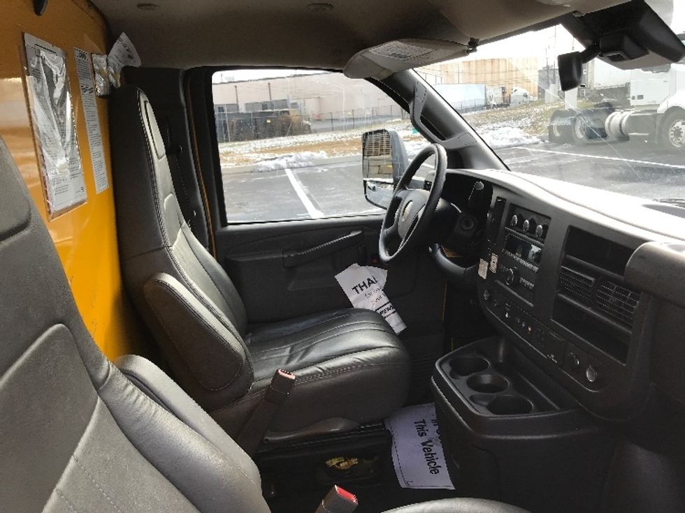 Light Duty Box Truck-Light and Medium Duty Trucks-GMC-2021-Savana G33903-Linden-NJ-102,140\n\t\tmiles-$ 25,500 - Image 22