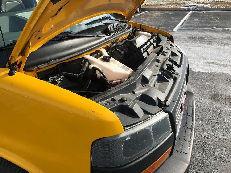 Light Duty Box Truck-Light and Medium Duty Trucks-GMC-2021-Savana G33903-Linden-NJ-102,140\n\t\tmiles-$ 25,500 - Image 23