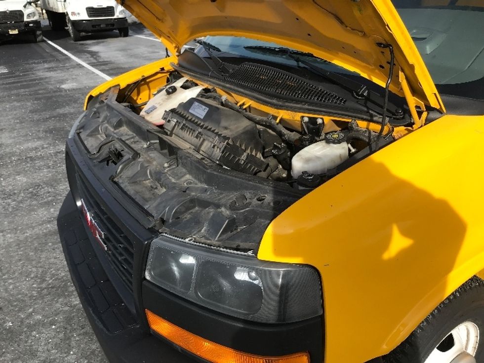 Light Duty Box Truck-Light and Medium Duty Trucks-GMC-2021-Savana G33903-Linden-NJ-102,140\n\t\tmiles-$ 25,500 - Image 24