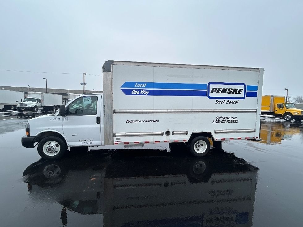 Light Duty Box Truck-Light and Medium Duty Trucks-GMC-2021-Savana G33903-Linden-NJ-104,279\n\t\tmiles-$ 28,000 - Image 4