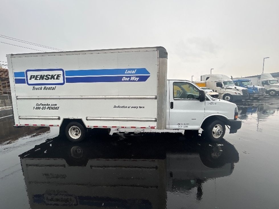Light Duty Box Truck-Light and Medium Duty Trucks-GMC-2021-Savana G33903-Linden-NJ-121,398\n\t\tmiles-$ 26,250 - Image 15