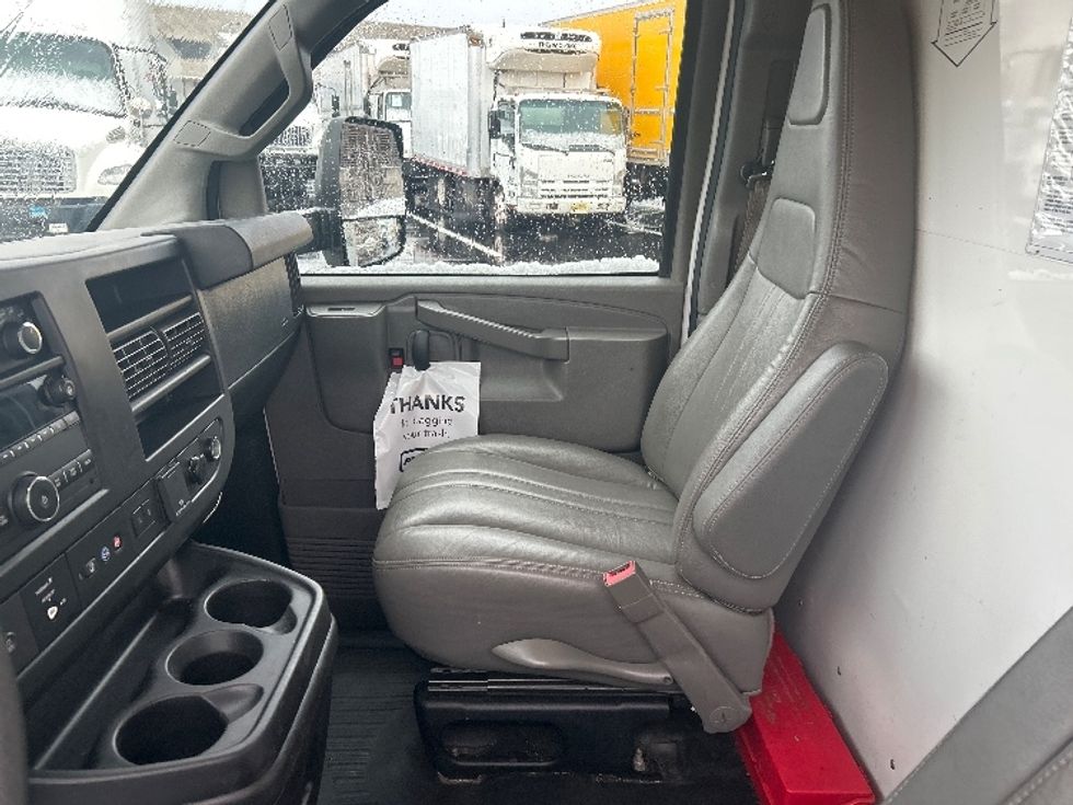 Light Duty Box Truck-Light and Medium Duty Trucks-GMC-2021-Savana G33903-Linden-NJ-121,398\n\t\tmiles-$ 26,250 - Image 19
