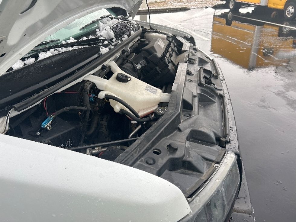 Light Duty Box Truck-Light and Medium Duty Trucks-GMC-2021-Savana G33903-Linden-NJ-121,398\n\t\tmiles-$ 26,250 - Image 23