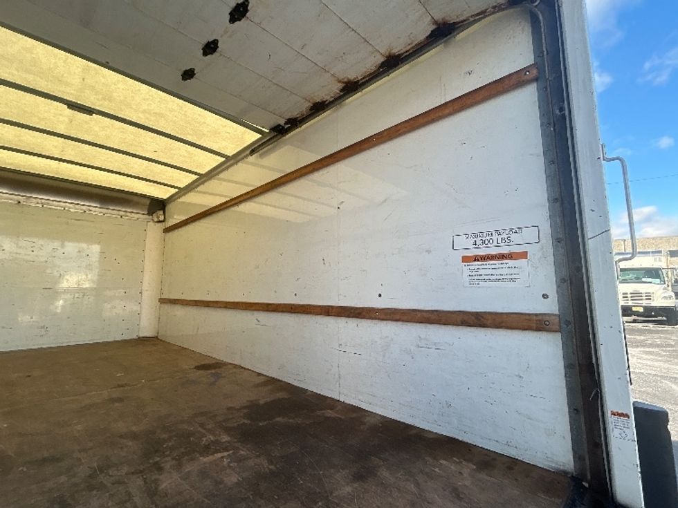 Light Duty Box Truck-Light and Medium Duty Trucks-GMC-2021-Savana G33903-Linden-NJ-95,101\n\t\tmiles-$ 29,000 - Image 12