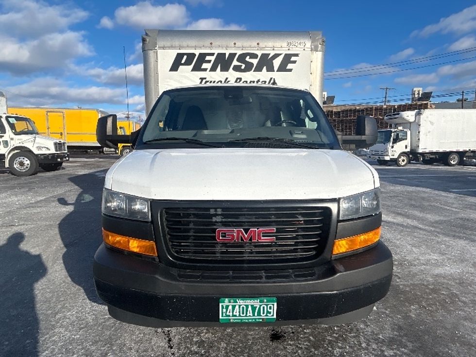 Light Duty Box Truck-Light and Medium Duty Trucks-GMC-2021-Savana G33903-Linden-NJ-95,101\n\t\tmiles-$ 29,000 - Image 2