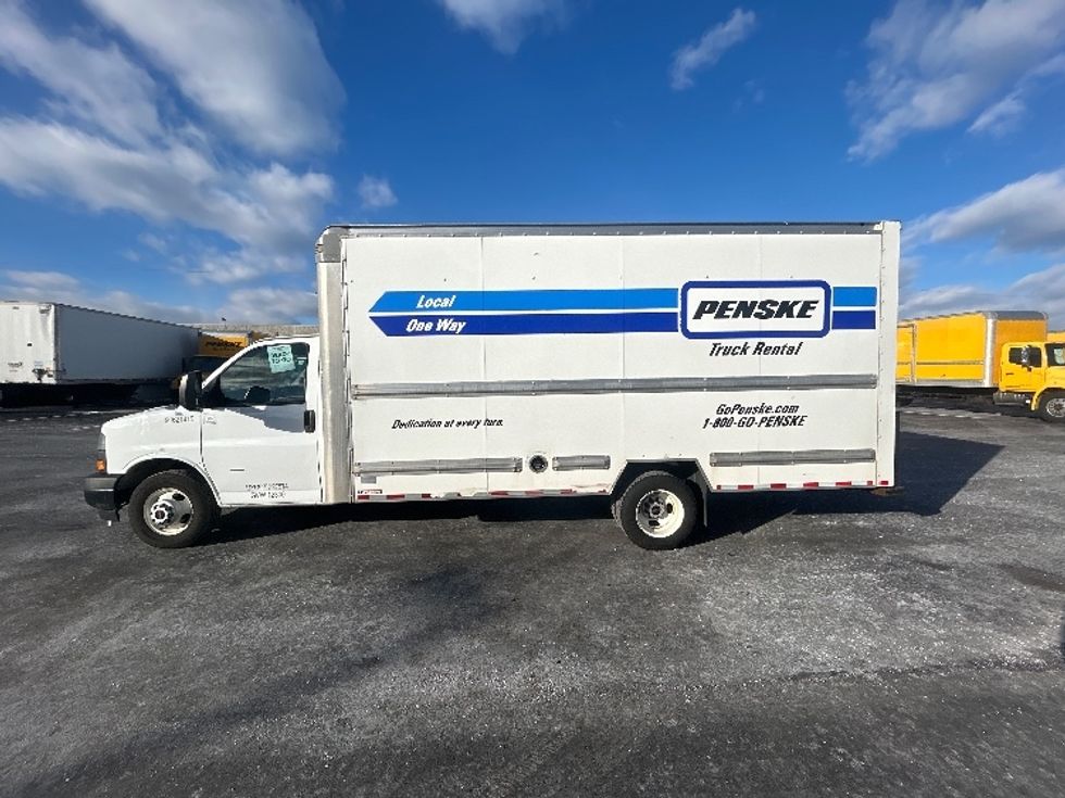 Light Duty Box Truck-Light and Medium Duty Trucks-GMC-2021-Savana G33903-Linden-NJ-95,101\n\t\tmiles-$ 29,000 - Image 4