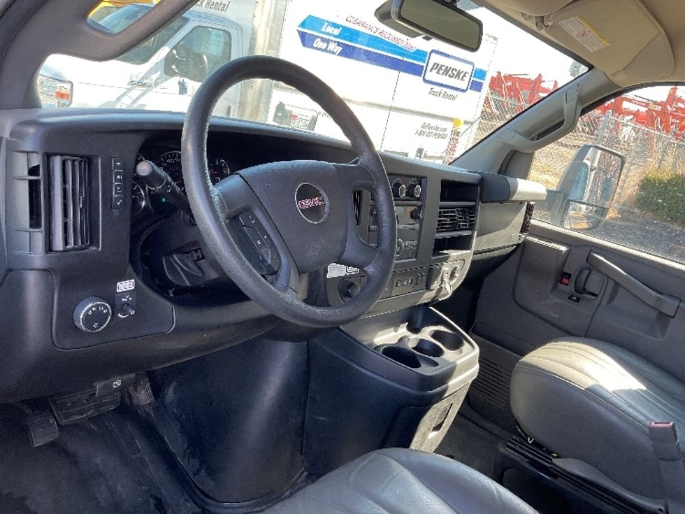 Light Duty Box Truck-Light and Medium Duty Trucks-GMC-2021-Savana G33903-Lindon-UT-87,290\n\t\tmiles-$ 37,000 - Image 16