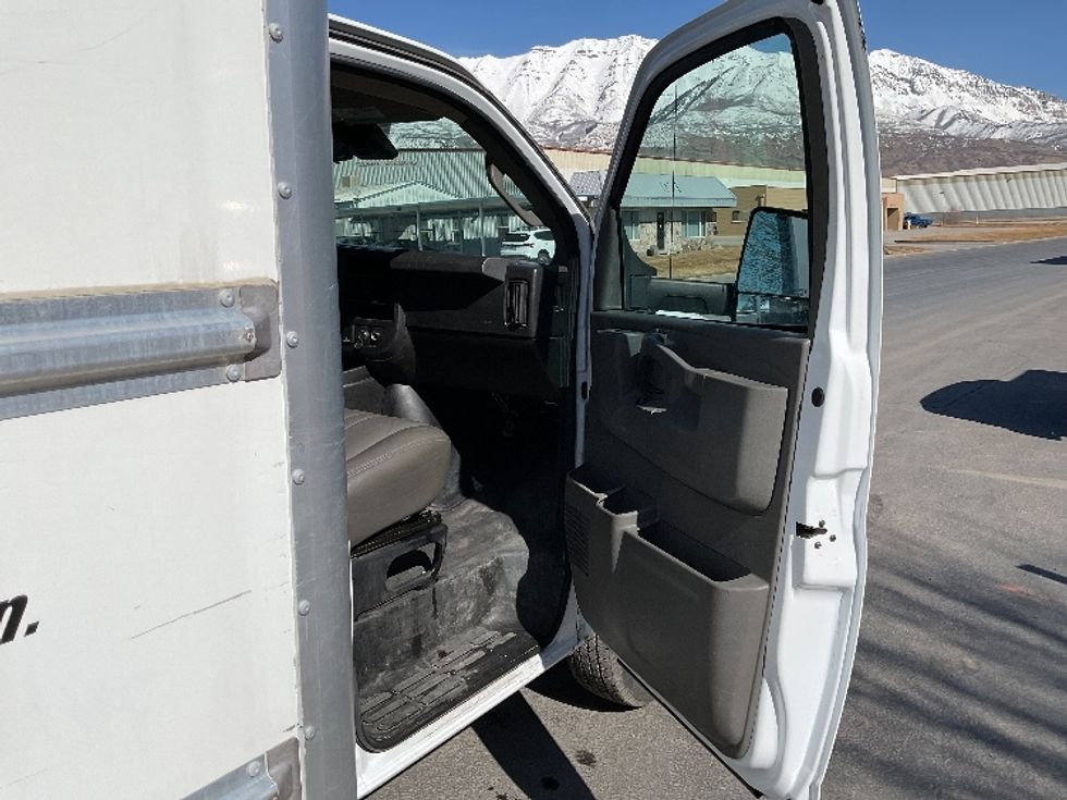 Light Duty Box Truck-Light and Medium Duty Trucks-GMC-2021-Savana G33903-Lindon-UT-87,290\n\t\tmiles-$ 37,000 - Image 19