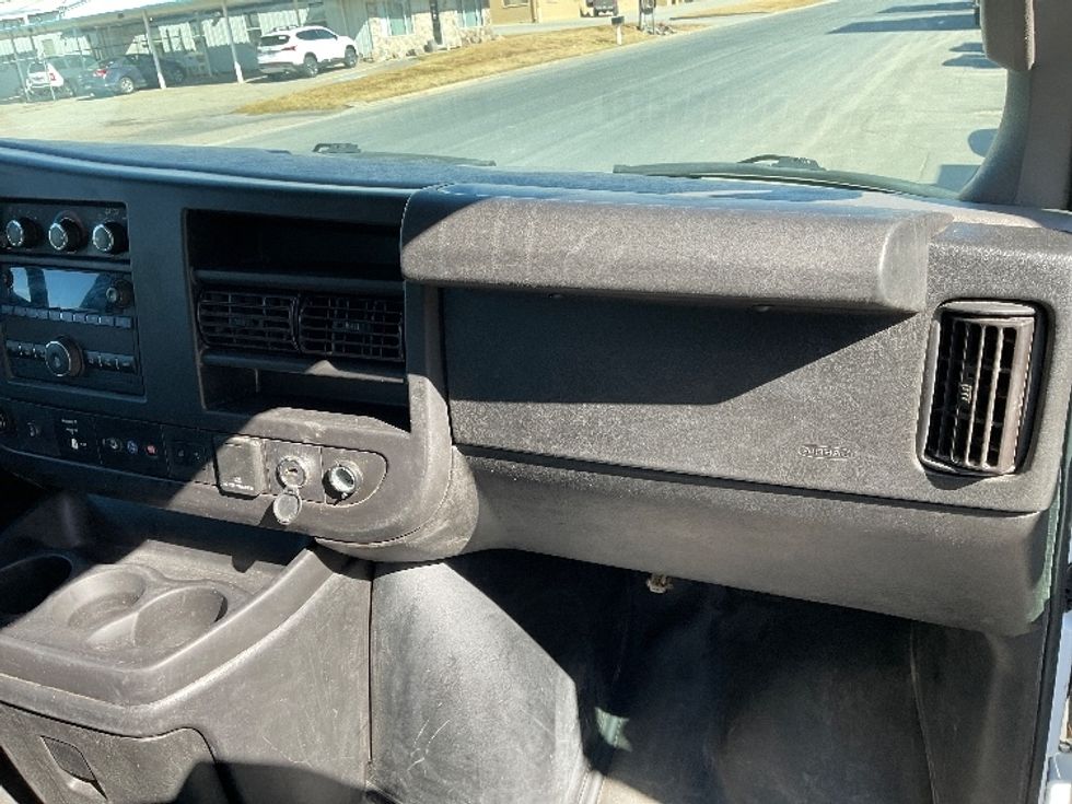 Light Duty Box Truck-Light and Medium Duty Trucks-GMC-2021-Savana G33903-Lindon-UT-87,290\n\t\tmiles-$ 37,000 - Image 20