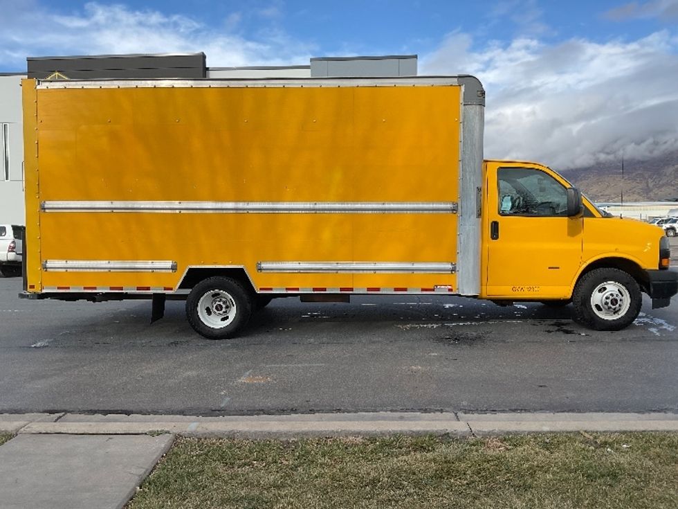 Light Duty Box Truck-Light and Medium Duty Trucks-GMC-2021-Savana G33903-Lindon-UT-90,373\n\t\tmiles-$ 29,000 - Image 15
