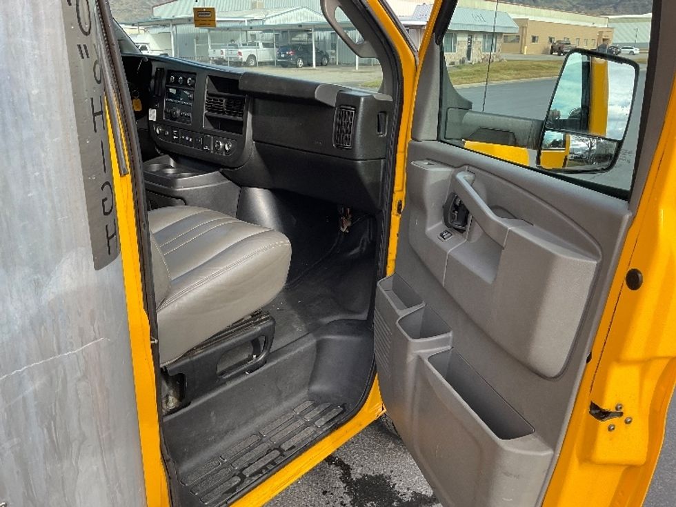 Light Duty Box Truck-Light and Medium Duty Trucks-GMC-2021-Savana G33903-Lindon-UT-90,373\n\t\tmiles-$ 29,000 - Image 20