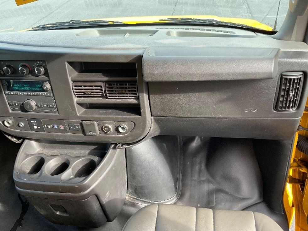 Light Duty Box Truck-Light and Medium Duty Trucks-GMC-2021-Savana G33903-Lindon-UT-90,373\n\t\tmiles-$ 29,000 - Image 21