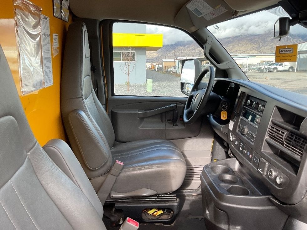 Light Duty Box Truck-Light and Medium Duty Trucks-GMC-2021-Savana G33903-Lindon-UT-90,373\n\t\tmiles-$ 29,000 - Image 22