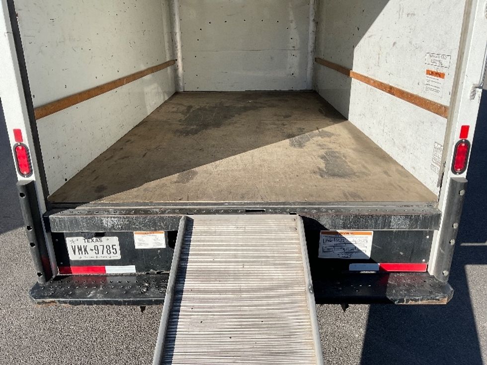 Light Duty Box Truck-Light and Medium Duty Trucks-GMC-2021-Savana G33903-Lindon-UT-91,285\n\t\tmiles-$ 32,000 - Image 10