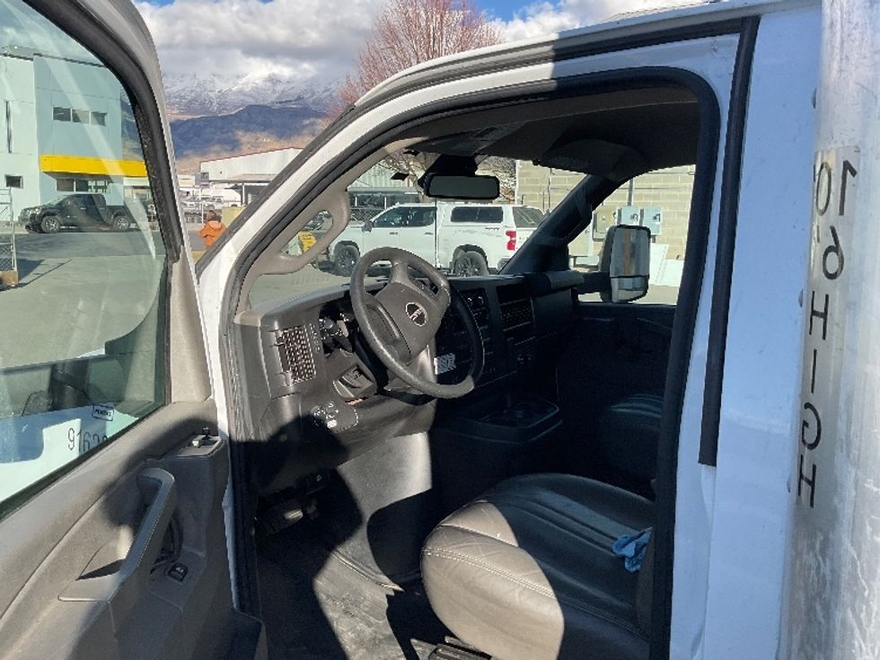 Light Duty Box Truck-Light and Medium Duty Trucks-GMC-2021-Savana G33903-Lindon-UT-91,285\n\t\tmiles-$ 32,000 - Image 16
