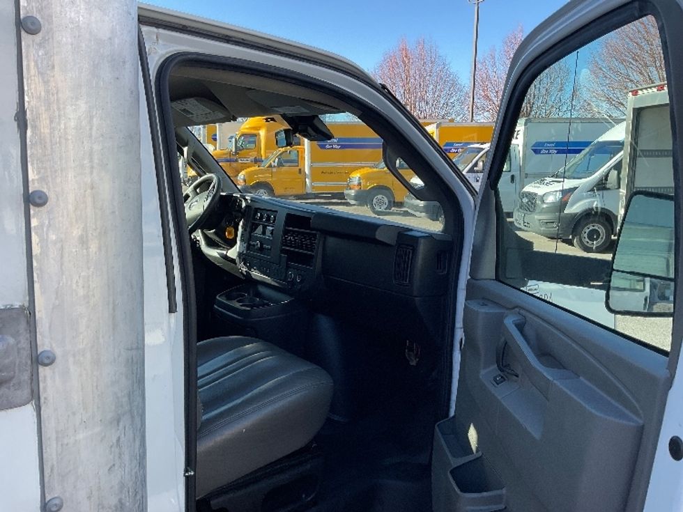 Light Duty Box Truck-Light and Medium Duty Trucks-GMC-2021-Savana G33903-Lindon-UT-91,285\n\t\tmiles-$ 32,000 - Image 20