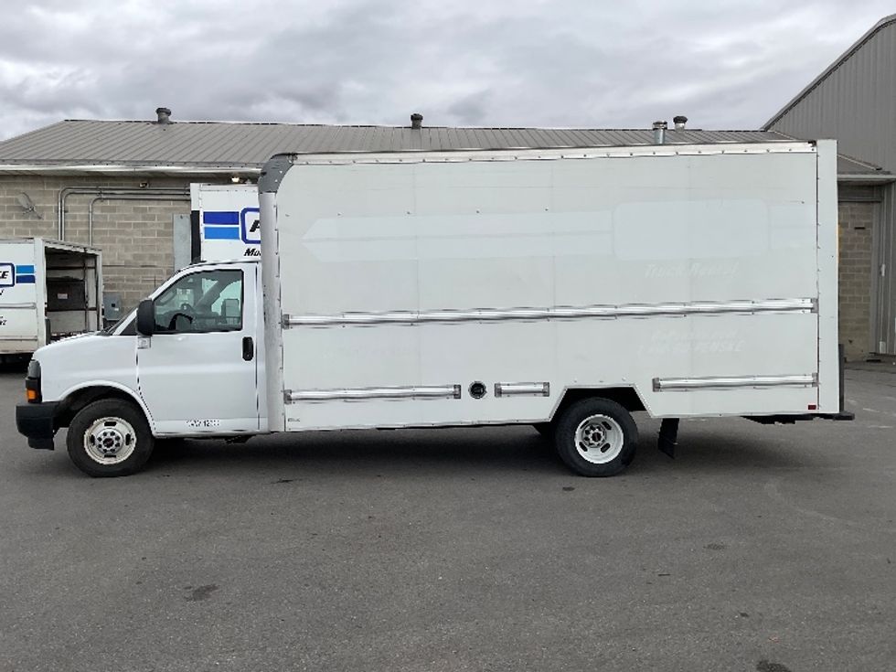 Light Duty Box Truck-Light and Medium Duty Trucks-GMC-2021-Savana G33903-Lindon-UT-91,285\n\t\tmiles-$ 32,000 - Image 4