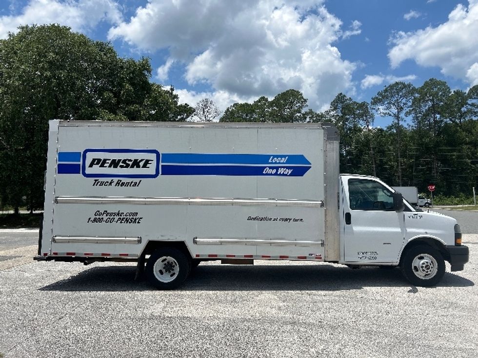 Light Duty Box Truck-Light and Medium Duty Trucks-GMC-2021-Savana G33903-Little Rock-AR-106,952\n\t\tmiles-$ 29,250 - Image 15