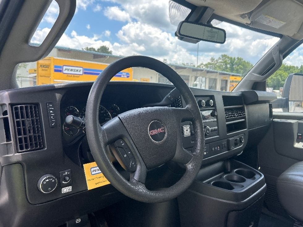 Light Duty Box Truck-Light and Medium Duty Trucks-GMC-2021-Savana G33903-Little Rock-AR-106,952\n\t\tmiles-$ 29,250 - Image 17