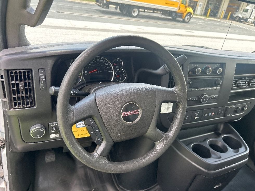 Light Duty Box Truck-Light and Medium Duty Trucks-GMC-2021-Savana G33903-Little Rock-AR-106,952\n\t\tmiles-$ 29,250 - Image 18